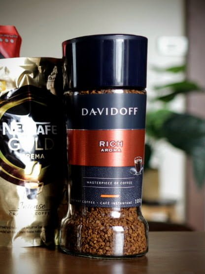 Davidoff instant coffee on table
