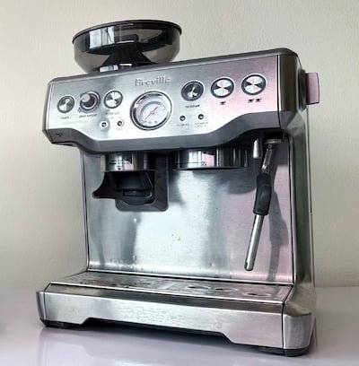 breville barista express small table background