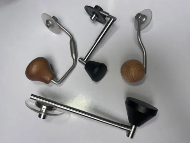 Manual grinder handles 