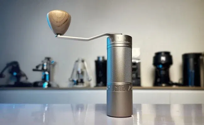 Mavo Phantox pro on table coffee chronicler studio